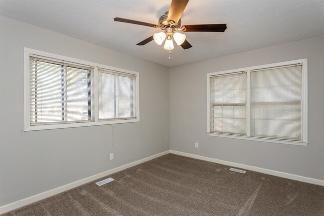 Building Photo - 332 Whitehall Dr
