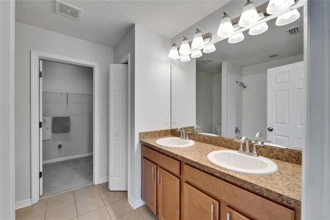 Building Photo - 8818 Red Beechwood Ct