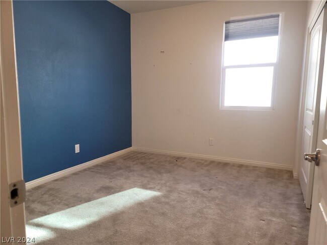 Building Photo - 9149 Cocowoods Pl