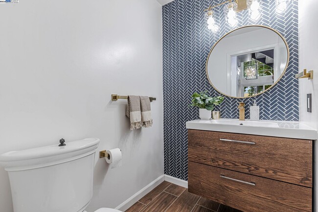 Building Photo - 1835 Cam Estrada