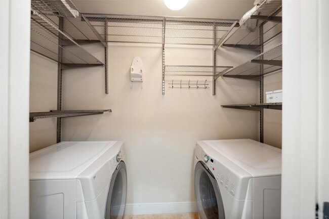 Building Photo - 1419 Montrose Blvd