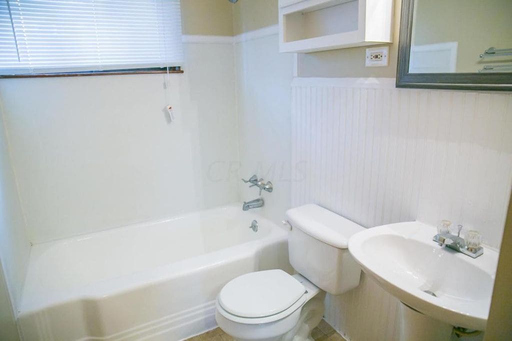 Building Photo - 1306 Zettler Rd