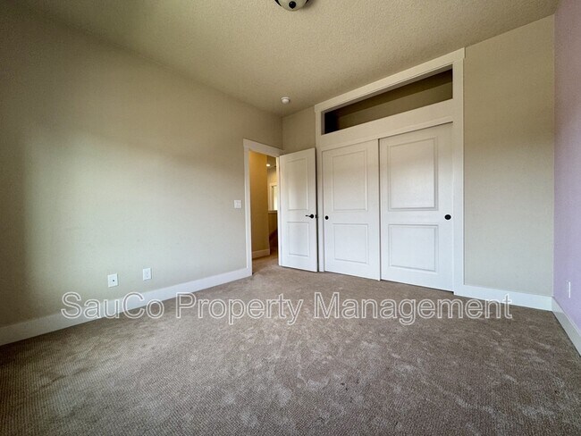 Building Photo - 16858 SW Larkspring Ln