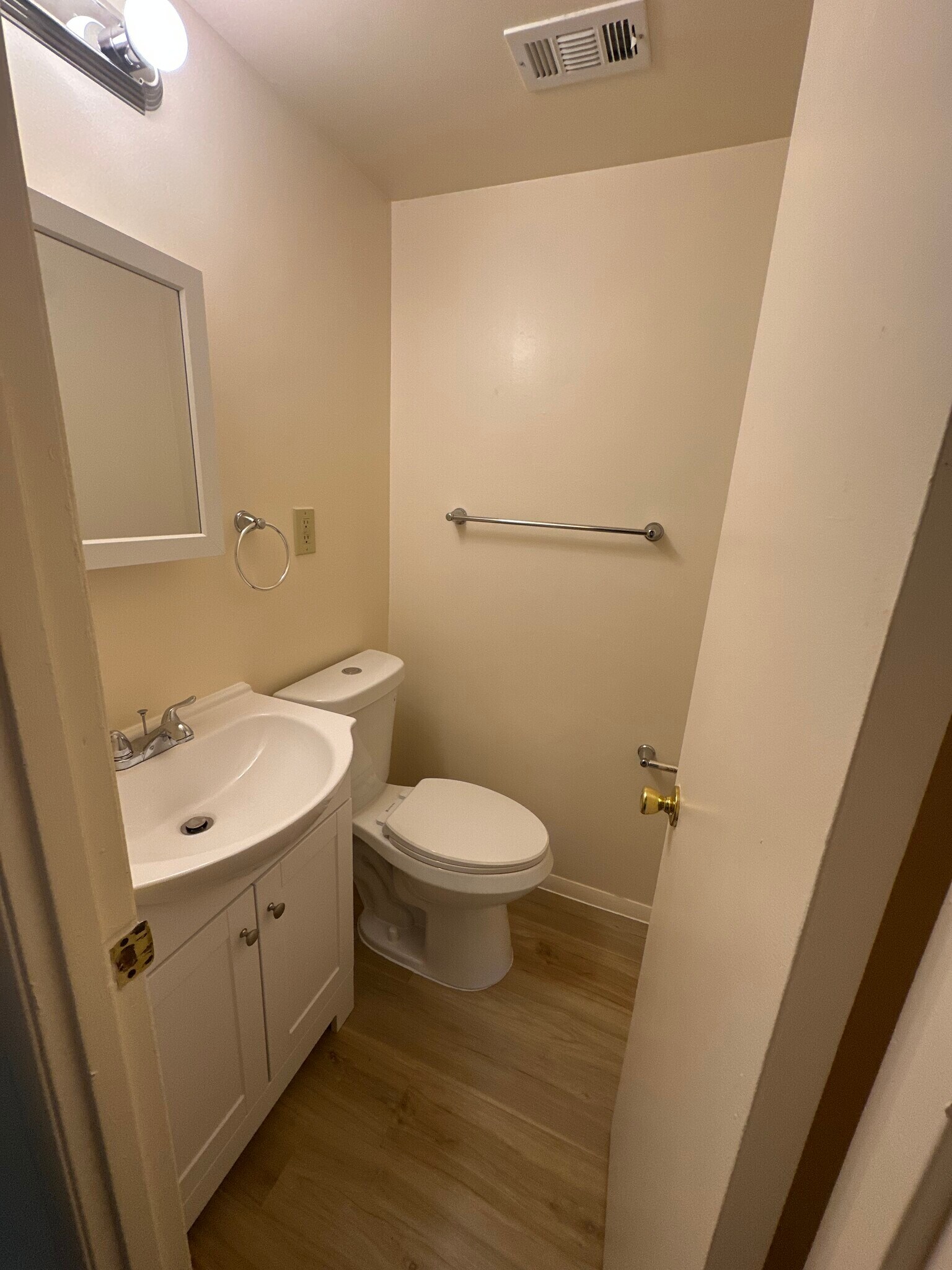 Building Photo - 7208 Donnell Pl