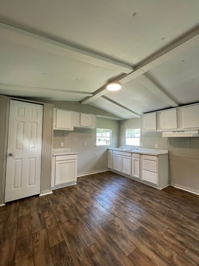 Building Photo - $850 a month. 2 bedrooms, 1 bath. Call 803-537-0185. Newly renovated in Spartanburg. No pets.