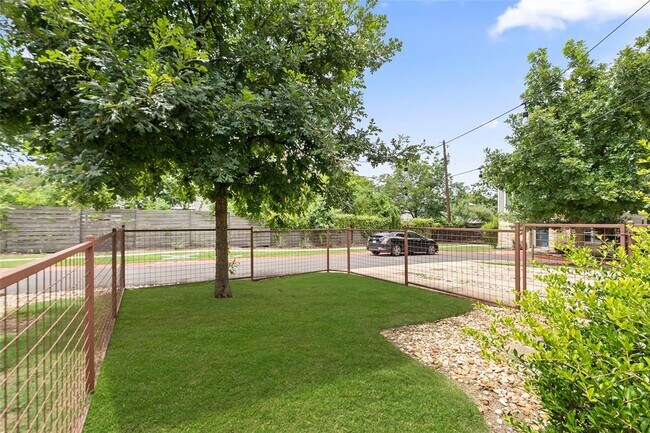 Building Photo - 2605 Witsome Loop