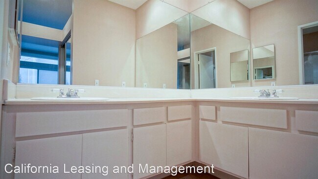 Building Photo - 23963 Arroyo Park Dr