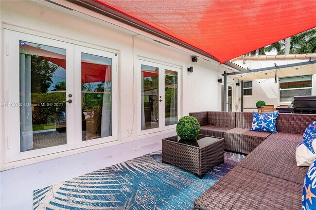 Building Photo - 1622 Mayo St