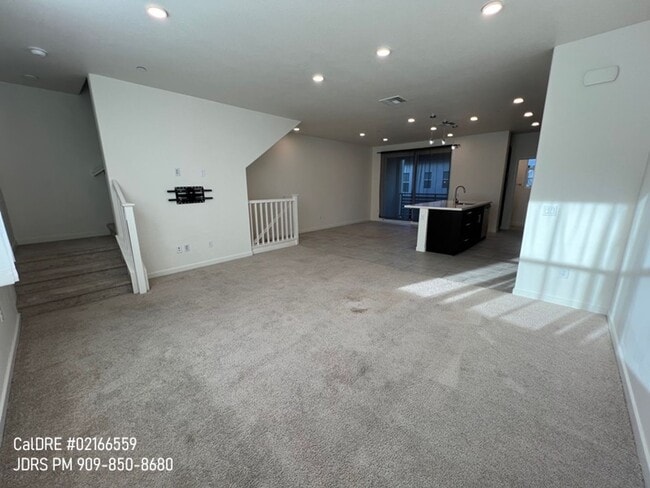 Building Photo - Price Lowered! Rancho Cucamonga 3 Bedroom Condo