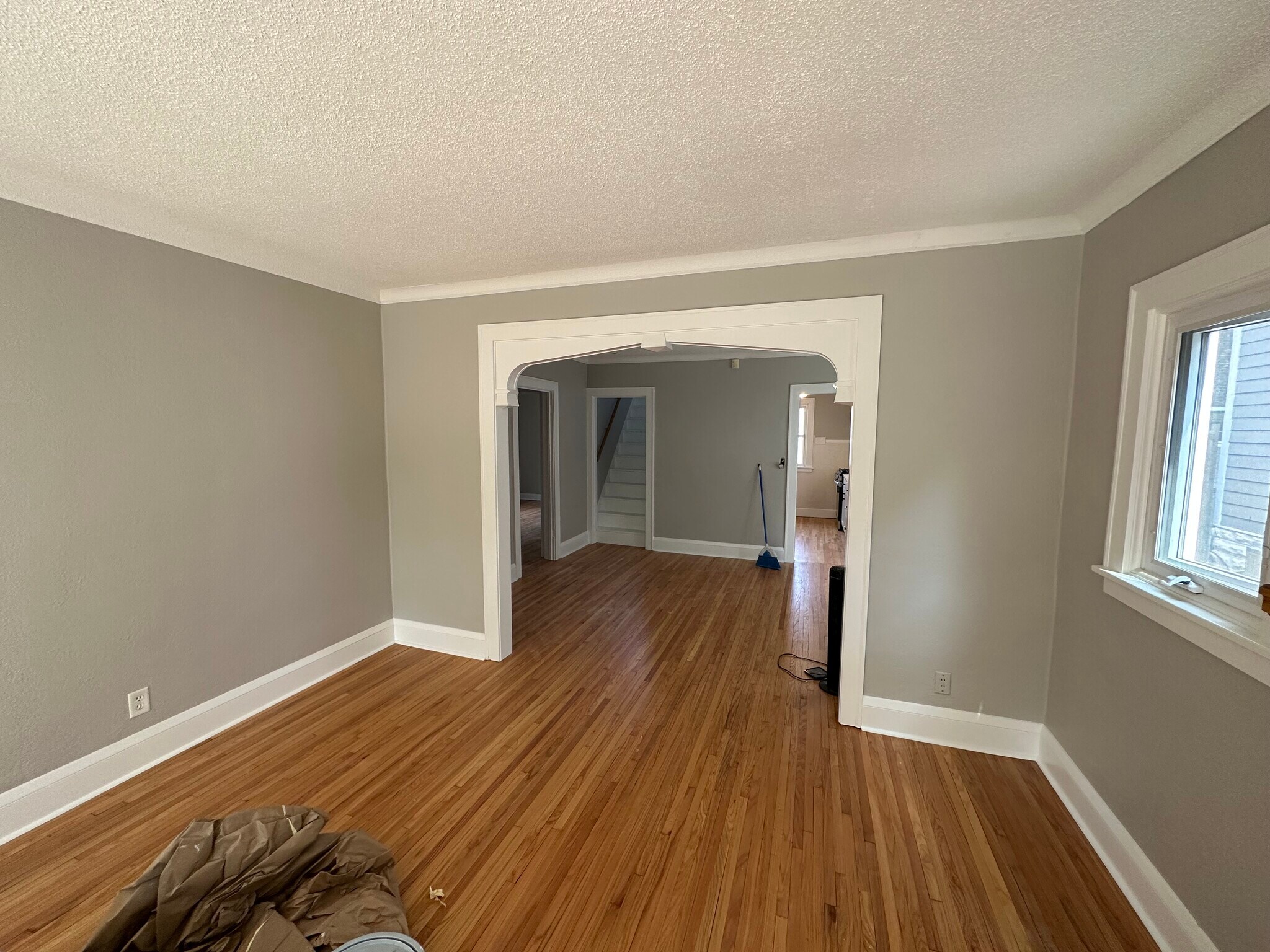 Building Photo - 2095 Wellesley Ave