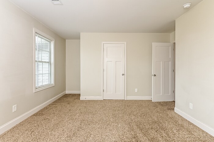 Building Photo - 1024 Allegiance Dr