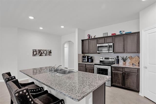 Building Photo - 1111 Meadow Side Dr