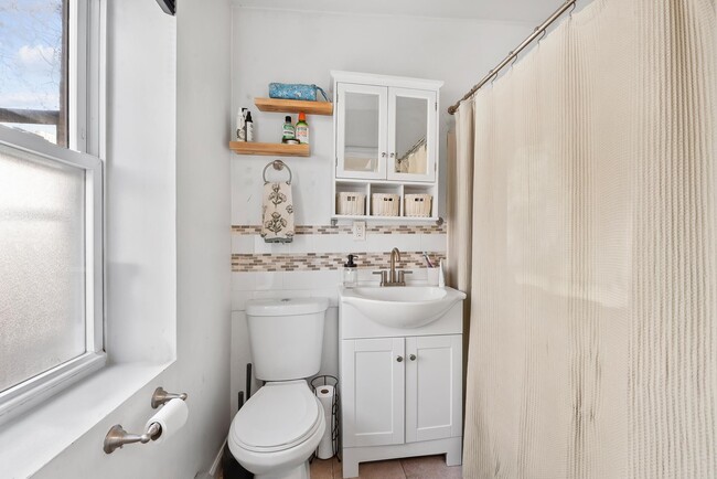 Building Photo - 280 Grand St