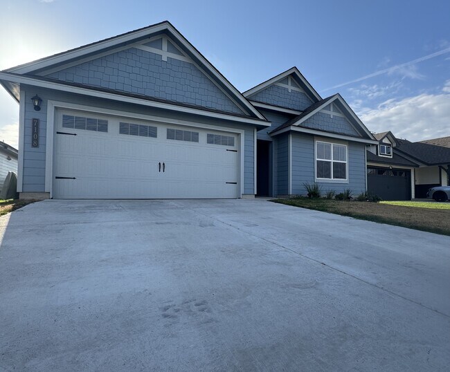 Building Photo - 7108 Gilbert Dr