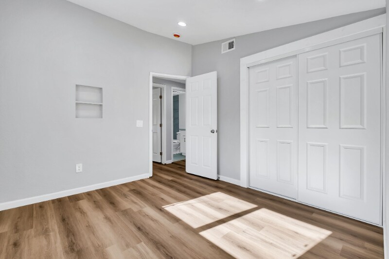 Building Photo - 3424 Andover St