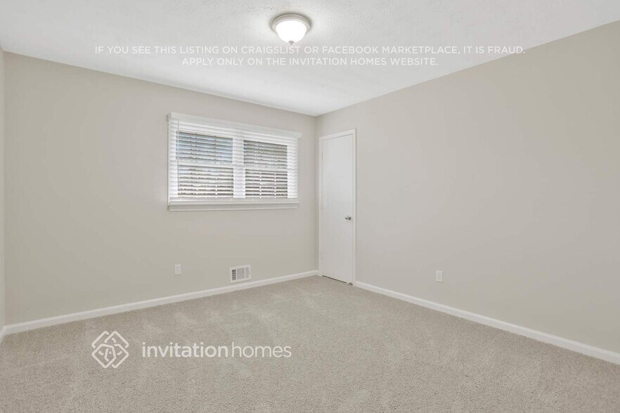 Building Photo - 3954 Lindley Dr