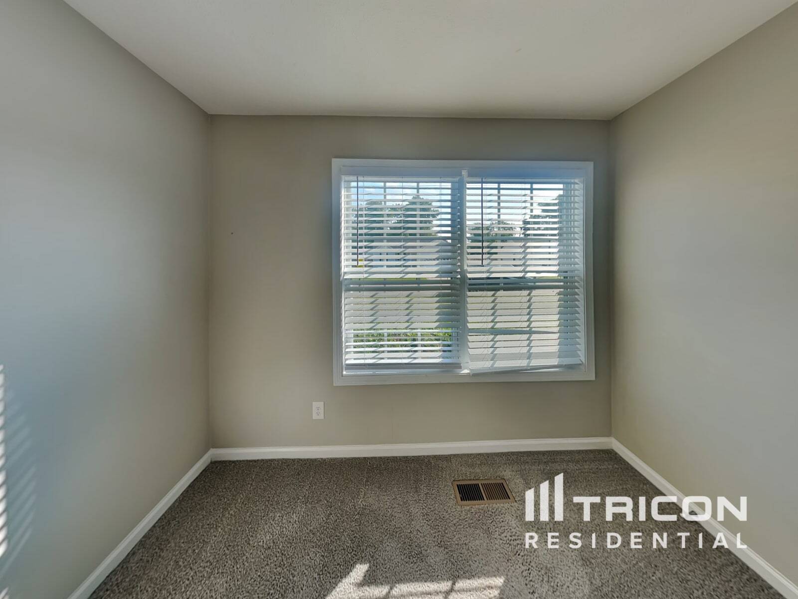 Building Photo - 1398 Scrub Oak Drive