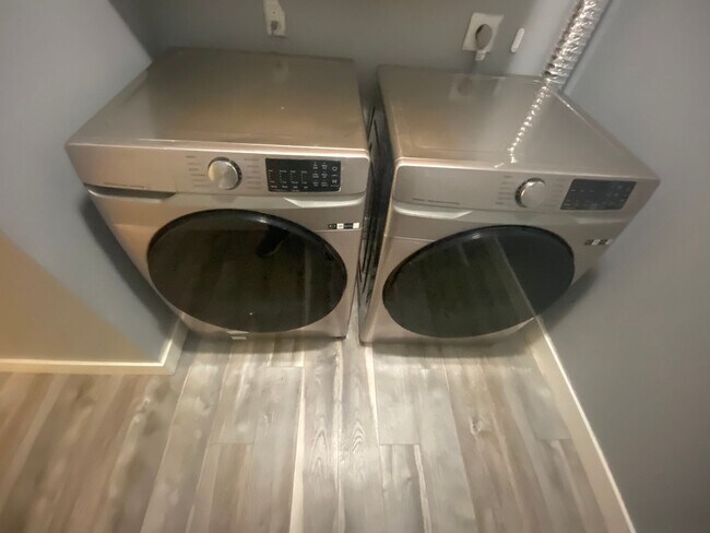 Building Photo - Beautiful 1 Bedroom Condo near City Center in Aurora