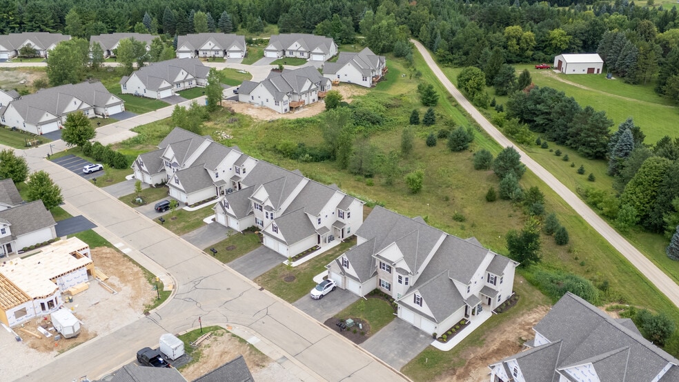 Building Photo - 1844 Woodland Way