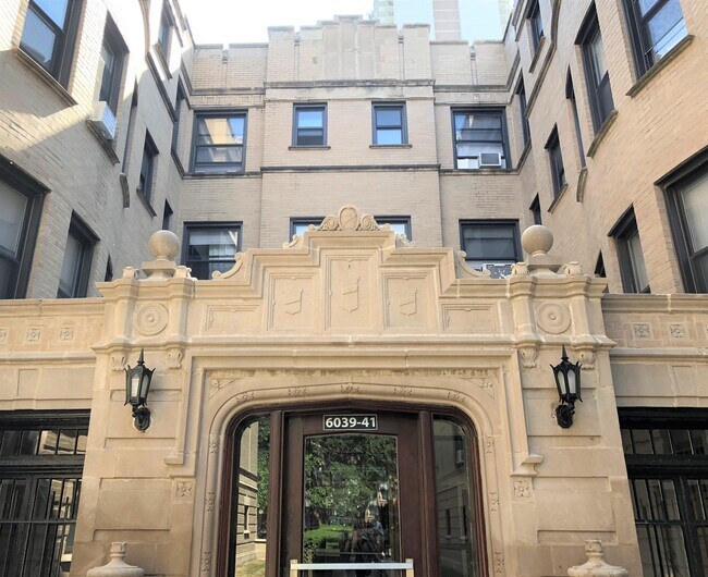 Building Photo - 6041 N Kenmore Ave
