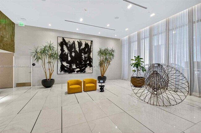 Building Photo - 480 NE 31st St