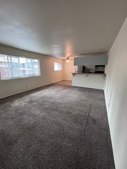 Building Photo - 139 W Lassen Ave