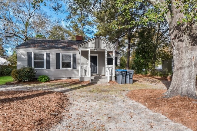 Building Photo - 2117 Roosevelt Dr