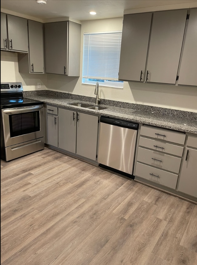 Building Photo - 1592 S 500 E