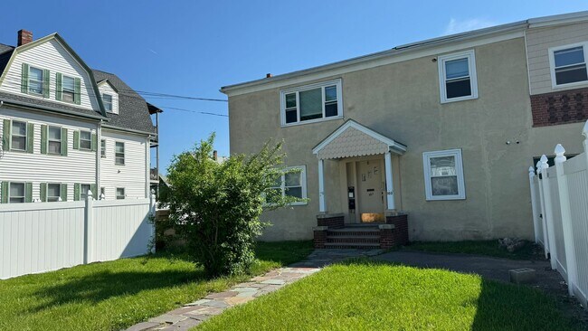 Building Photo - 103 Essex St