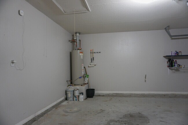 Building Photo - 5128 Whitehurst Ln