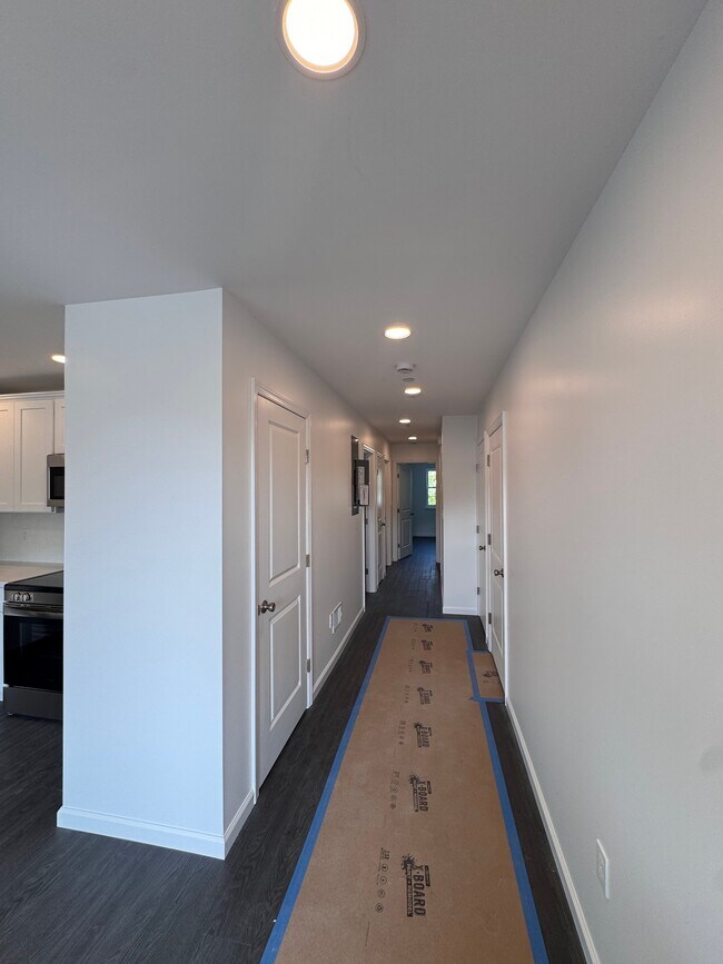 Building Photo - 3-42 B 46 St