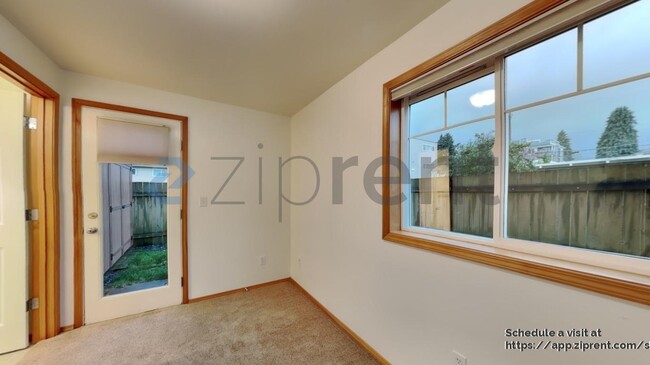 Building Photo - 12047 33rd Ave NE