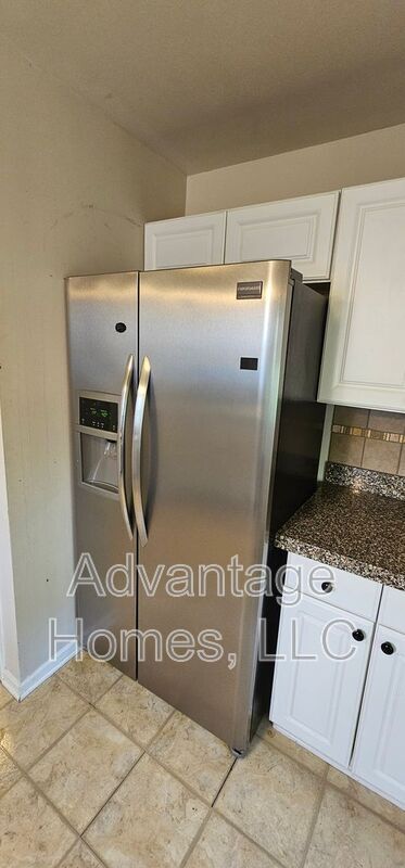 Building Photo - 4504 Terrace St