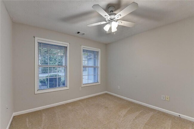 Building Photo - 310 Andrew Ridge Dr
