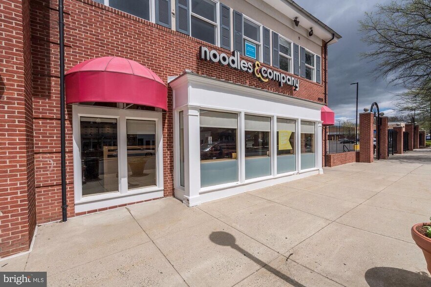 Building Photo - 21228 McFadden Sq