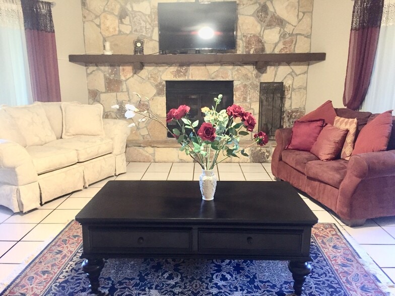 Building Photo - 4807 Shetland Trl