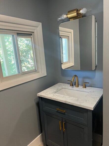 Building Photo - 809 N Harrison St