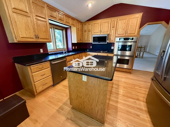 Building Photo - 10445 Fawns Way