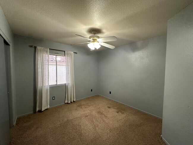 Building Photo - 2562 Land Rush Dr