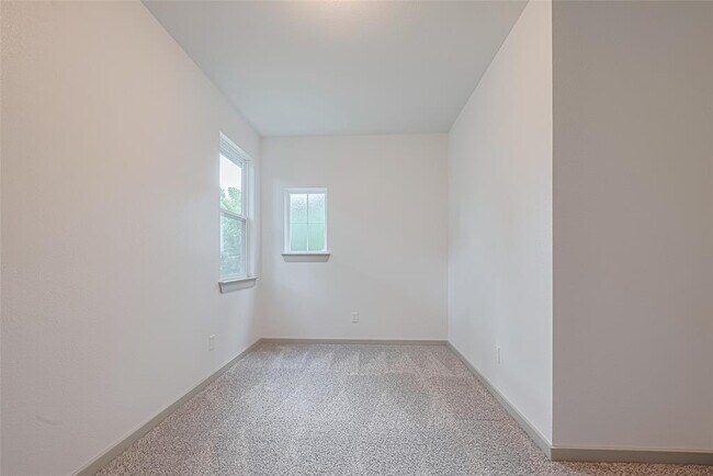 Building Photo - 11622 Twain Dr