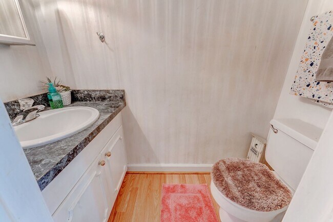 Building Photo - 759 Snider St