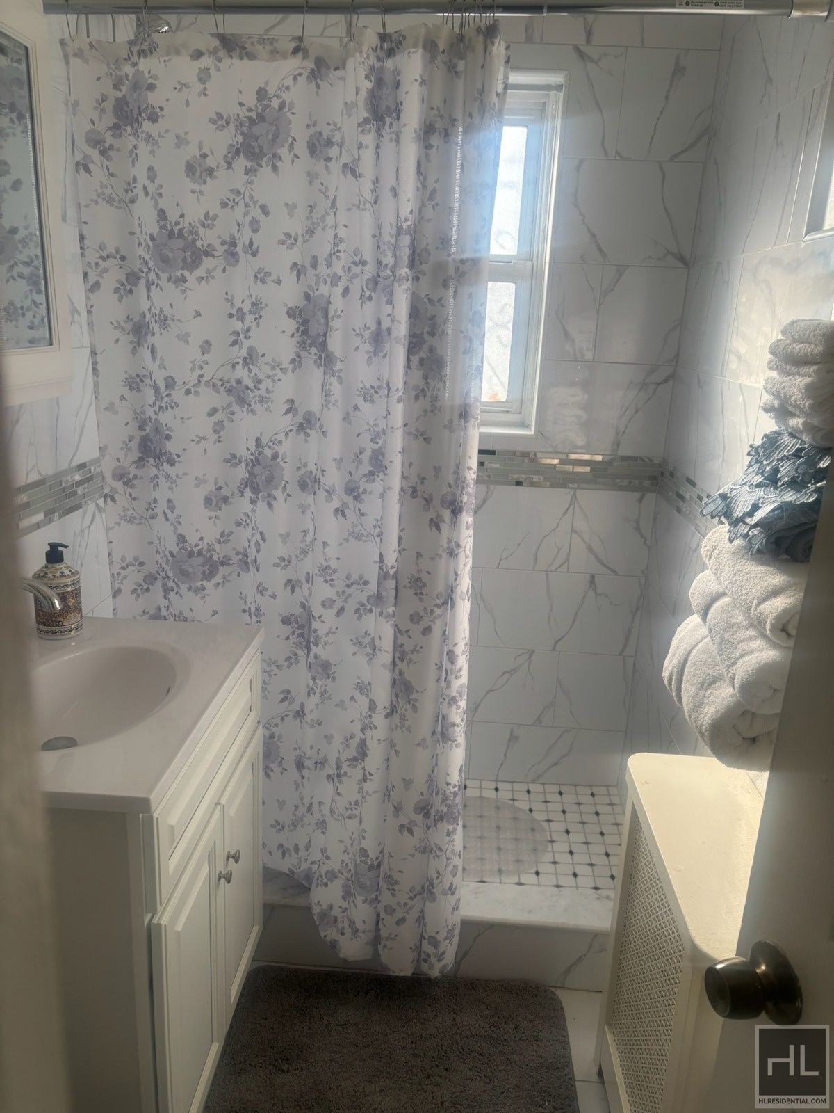 Building Photo - FRANCIS LEWIS BLVD