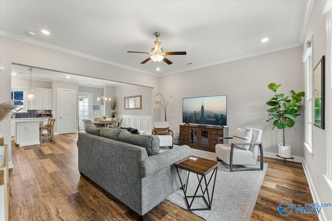 Building Photo - 38 Pine St