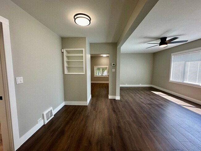 Building Photo - Come Experience the Charm of Cle Elum
