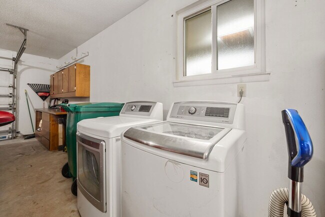 Building Photo - 510 Sioux Cir