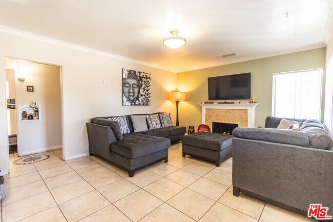 Building Photo - 6445 Tujunga Ave