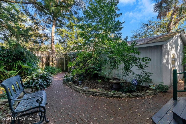 Building Photo - 68 Saragossa St