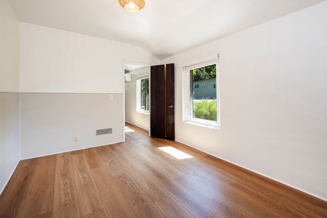 Building Photo - Charming 2-Bedroom Retreat Near More Mesa ...