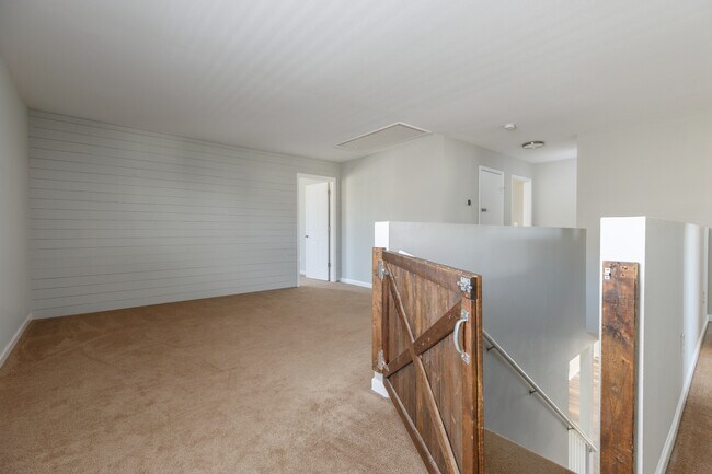 Building Photo - 2415 Bell Manor Dr SW