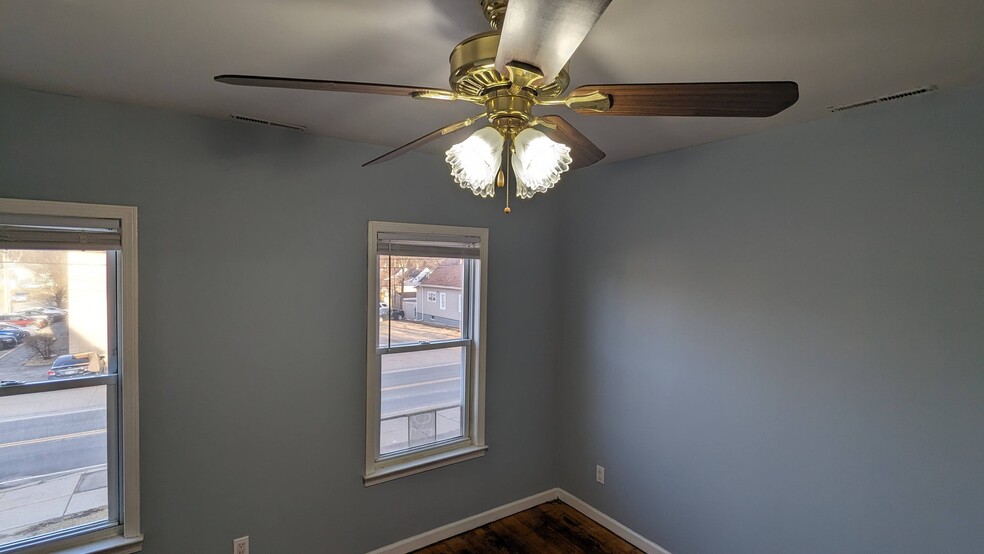 Building Photo - 1553 Helderberg Ave
